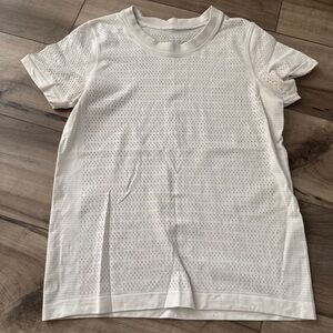Lululemon breeze by shirt